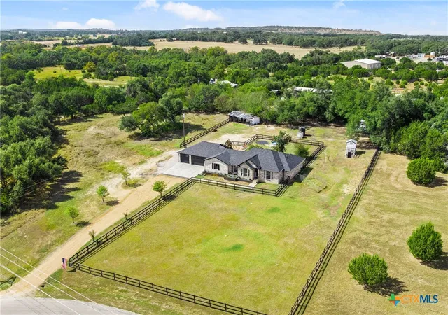 3rd image of 213 Beauchamp Rd, Dripping Springs, TX 78620 | MLS# 596417
