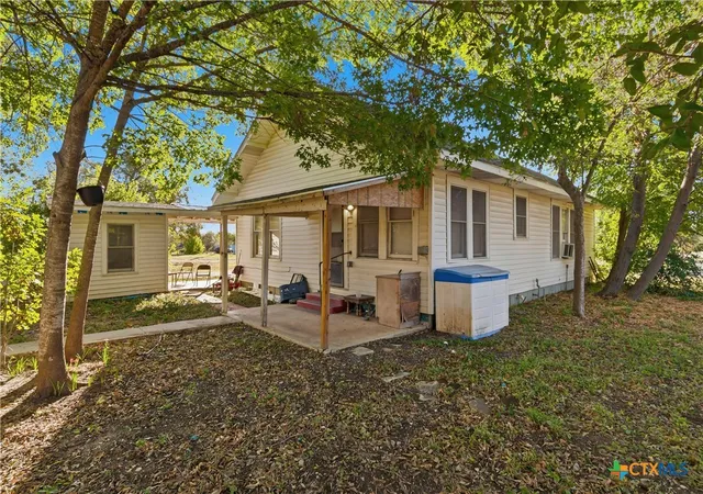 1st image of 603 E Court St, Seguin, TX 78155 | MLS# 596870