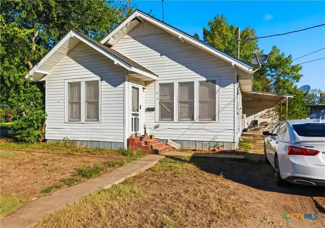 3rd image of 603 E Court St, Seguin, TX 78155 | MLS# 596870