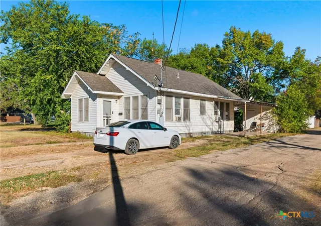 4th image of 603 E Court St, Seguin, TX 78155 | MLS# 596870