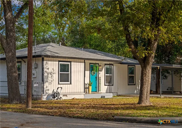 3rd image of 311 Torrey St, New Braunfels, TX 78130 | MLS# 597032