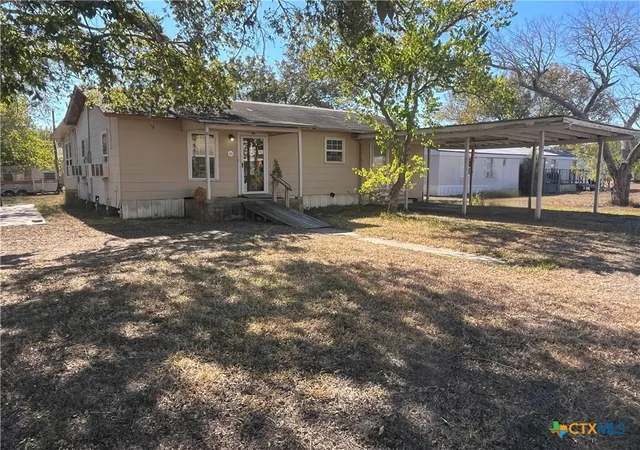 2nd image of 609 E Sarah St, Cuero, TX 77954 | MLS# 597247