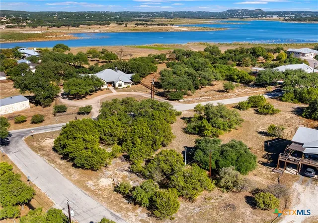 4th image of 826 Lake Island Dr, Canyon Lake, TX 78133 | MLS# 597038
