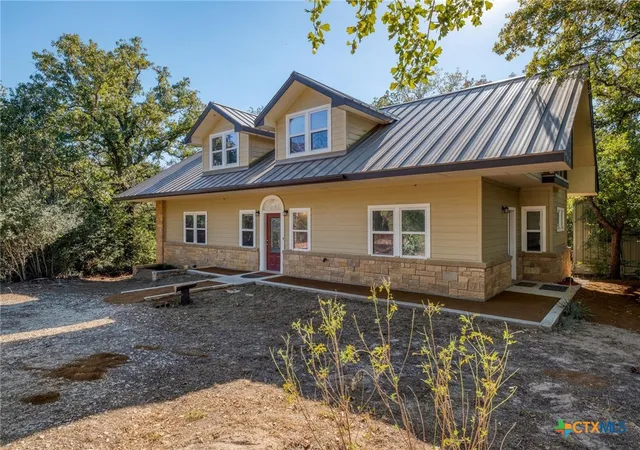 Photo 1 of Single family home for sale at 123 Bowie Trl, Luling, TX 78648 | MLS# 597441 | Listing updated on 2026-04-15