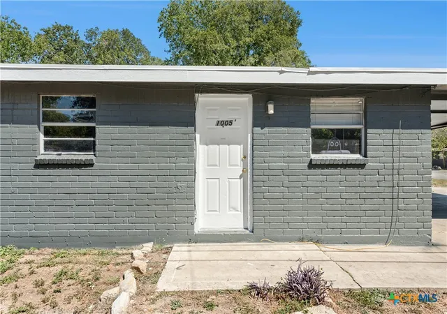 Photo 3 of Condo for sale at 1011 Hackberry St #A/B, San Marcos, TX 78666 | MLS# 597377 | Listing updated on 2025-12-04
