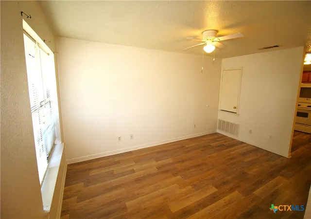Listing Photo 4 - Condo for sale in building located at 3700 Y S Pak Ct, Killeen, TX 76542