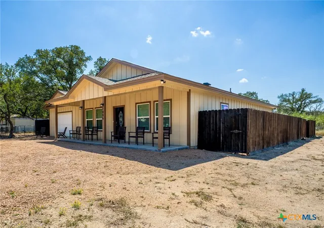 Photo 3 of Single family home for sale at 1006 Garfield Dr, Granite Shoals, TX 78654 | MLS# 595943 | Listing updated on 2026-07-27