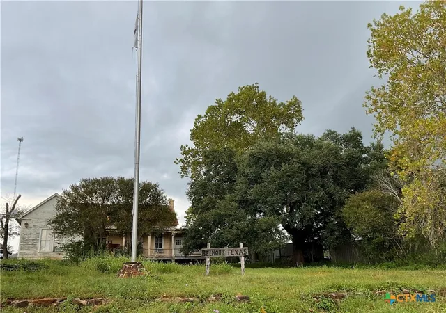 Homes for sale in Gonzales, TX | 14394 Us Hwy 90a, Gonzales, TX 78629 | MLS# 598275