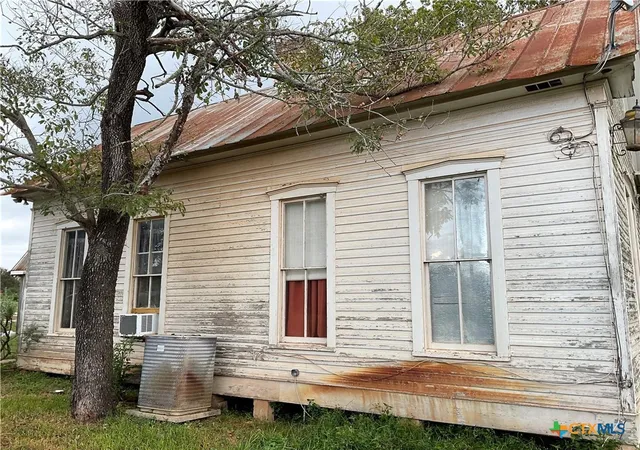 Homes for sale in Gonzales, TX | 14394 Us Hwy 90a, Gonzales, TX 78629 | MLS# 598275