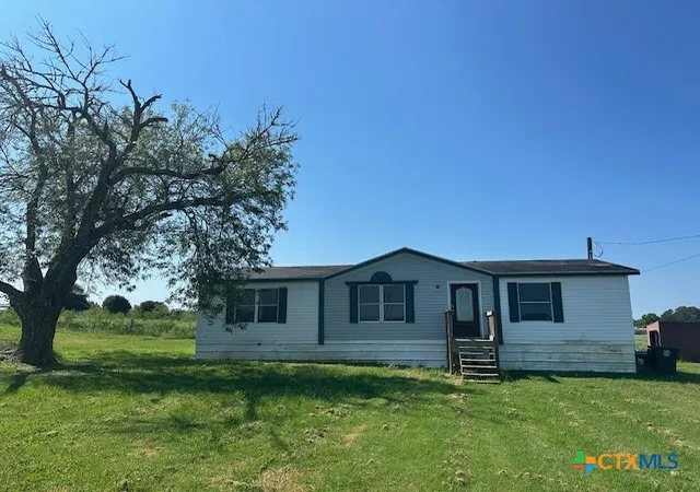 3rd image of 1212 Babylon Lane, Schulenburg, TX 78956 | MLS# 598425
