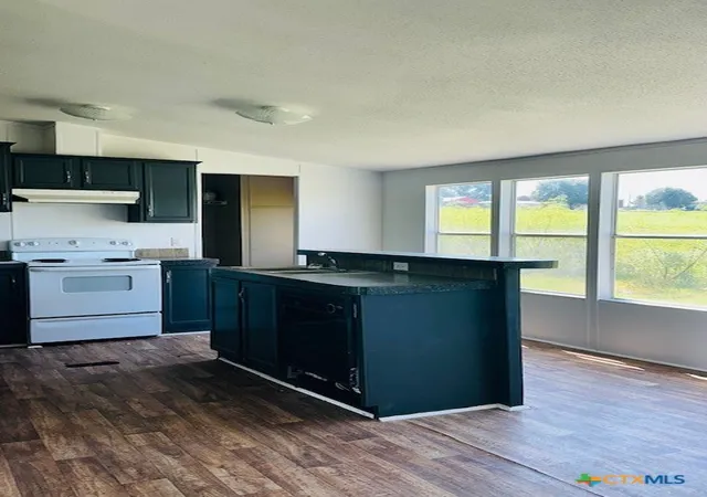 4th image of 1212 Babylon Lane, Schulenburg, TX 78956 | MLS# 598425