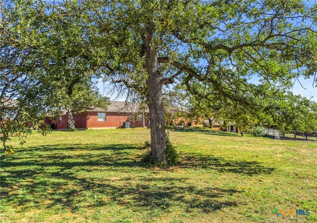 Homes for sale in Kingsland, TX | 2102 Cedar Valley Dr, Kingsland, TX 78639 | MLS# 597891