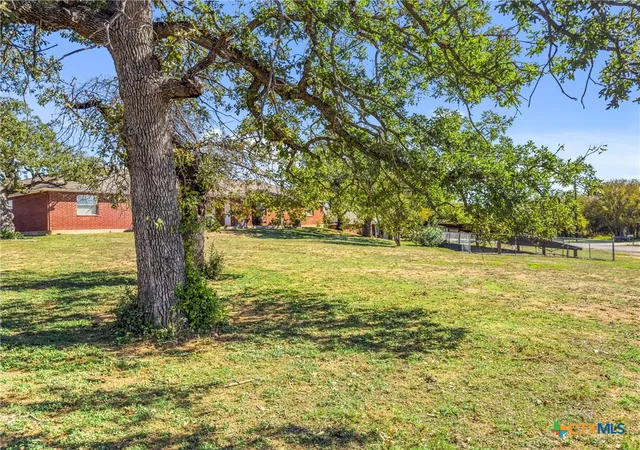 Homes for sale in Kingsland, TX | 2102 Cedar Valley Dr, Kingsland, TX 78639 | MLS# 597891