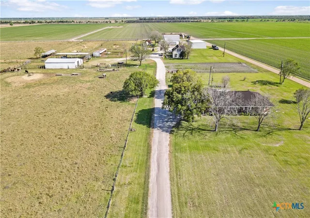 3rd image of 5629 Us-59, Edna, TX 77957 | MLS# 598167