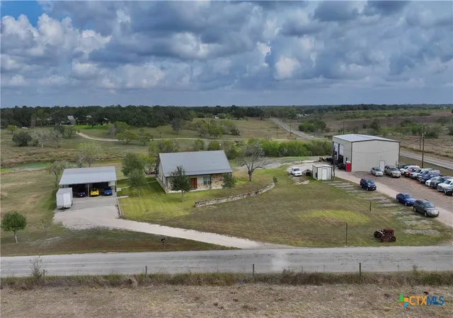 Photo 2 of Single family home for sale at 27 Stehle Rd, Victoria, TX 77905 | MLS# 598428 | Listing updated on 2026-03-17
