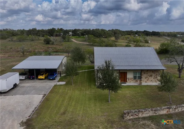 Photo 3 of Single family home for sale at 27 Stehle Rd, Victoria, TX 77905 | MLS# 598428 | Listing updated on 2026-03-17