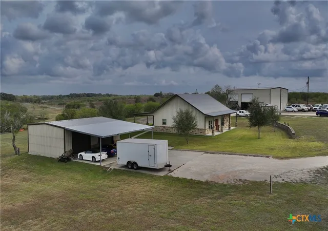 Photo 3 of Single family home for sale at 27 Stehle Rd, Victoria, TX 77905 | MLS# 598428 | Listing updated on 2026-03-17