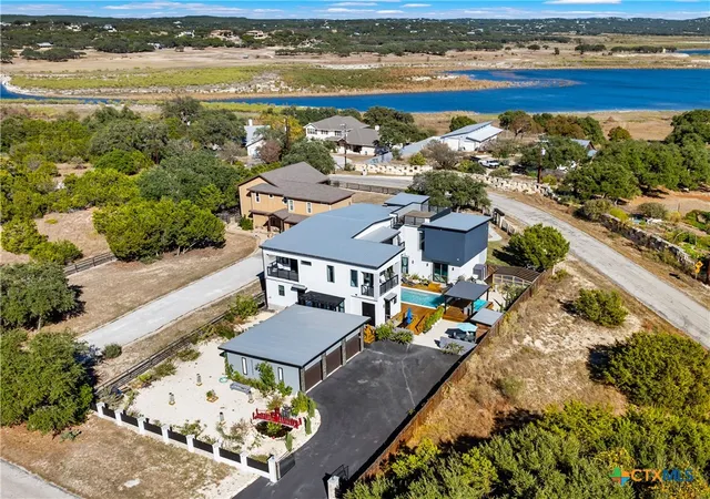 Photo 2 of Single family home for sale at 629 Lake Is Dr, Canyon Lake, TX 78133 | MLS# 597031 | Listing updated on 2026-07-23