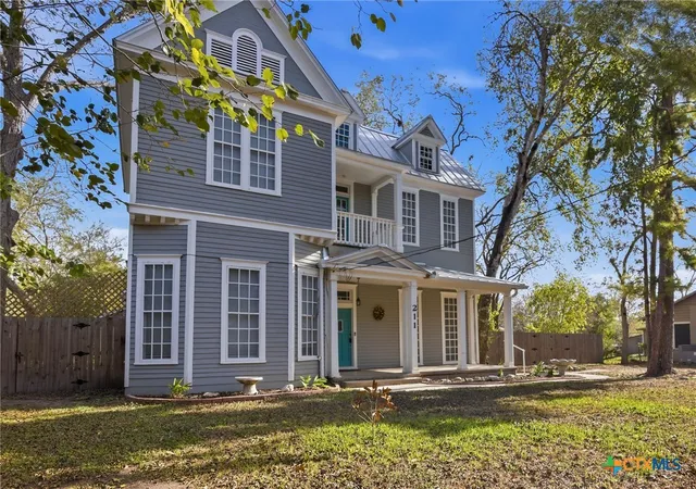 Homes for sale in Yoakum, TX | 211 Lavaca St, Yoakum, TX 77995 | MLS# 598907
