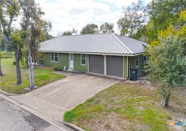 1st image of 911 Depot St, El Campo, TX 77437 | MLS# 599300
