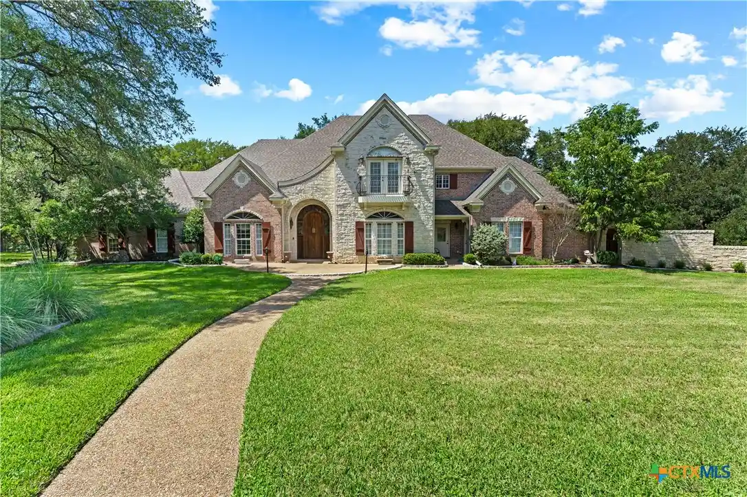 Photo 1 of Single family home for sale at 300 Salado Crk Pl, Salado, TX 76571 | MLS# 599382 | Listing updated on 2026-10-23