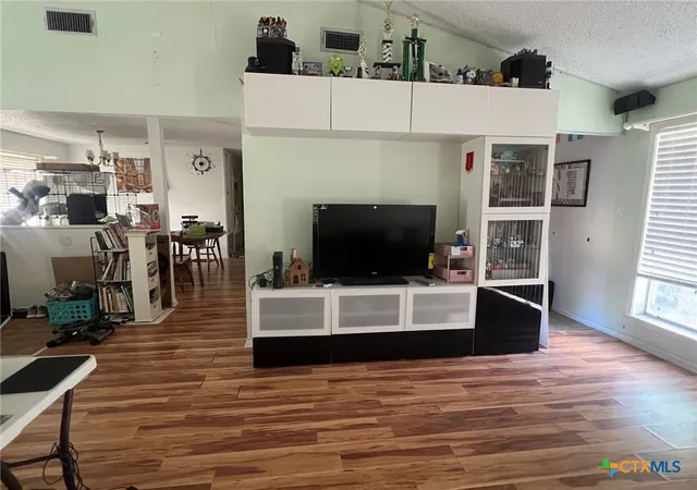 3rd image of 114 Chevy Chase St, Port Lavaca, TX 77979 | MLS# 599553