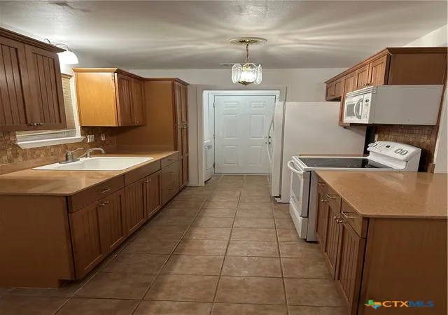 Photo 3 of Single family home for sale at 513 Myra Lou Ave, Copperas Cove, TX 76522 | MLS# 599799 | Listing updated on 2026-02-18