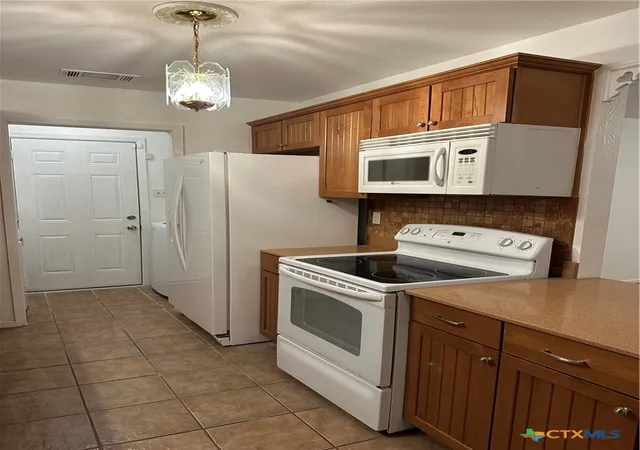 Photo 3 of Single family home for sale at 513 Myra Lou Ave, Copperas Cove, TX 76522 | MLS# 599799 | Listing updated on 2026-02-18
