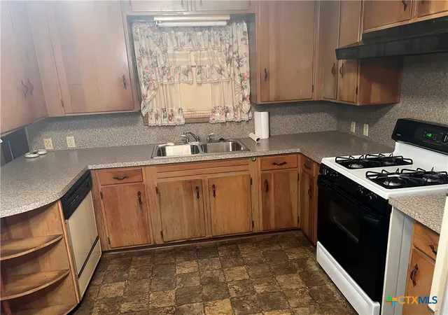 Photo 3 of Single family home for sale at 206 W Young, Temple, TX 76501 | MLS# 597828 | Listing updated on 2026-07-08