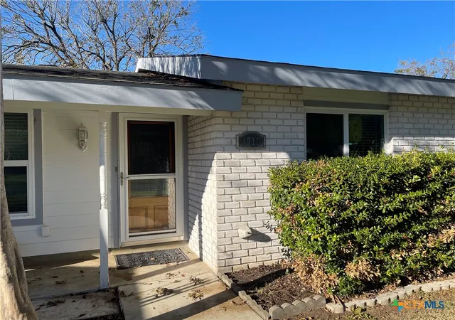 Photo 3 of Single family home for sale at 1710 Rosewood St, Seguin, TX 78155 | MLS# 599981 | Listing updated on 2026-09-19