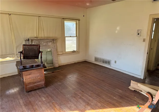 Photo 3 of Single family home for sale at 803 N 13th Street, Temple, TX 76501 | MLS# 600266 | Listing updated on 2026-02-25