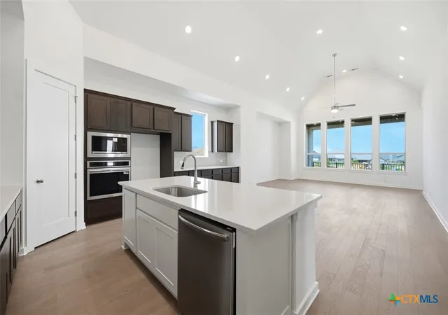 5th image of 437 Hulda Trl, New Braunfels, TX 78130 | MLS# 600231