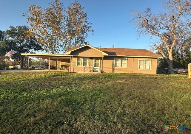 Photo 1 of Single family home for sale at 3081 S Stockdale Hwy St, Seguin, TX 78155 | MLS# 600327 | Listing updated on 2026-09-17