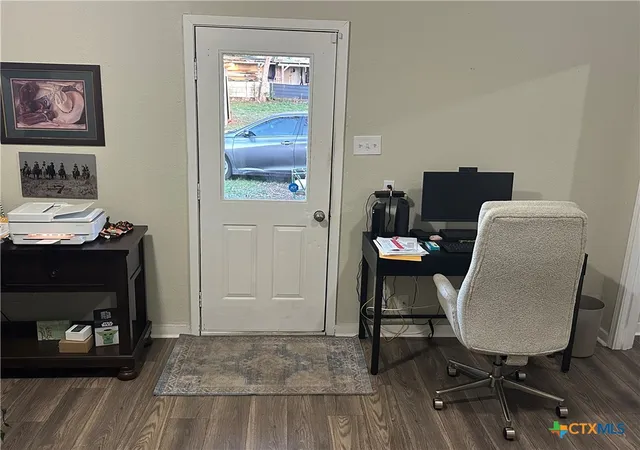 Photo 3 of Single family home for sale at 3081 S Stockdale Hwy St, Seguin, TX 78155 | MLS# 600327 | Listing updated on 2026-09-17