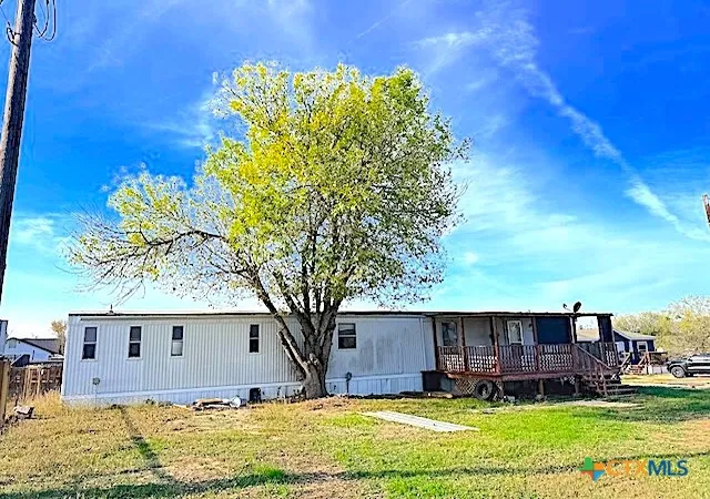 Manufactured home for sale at 135 Creekway Ln, Seguin, TX 78155 | MLS# 599919