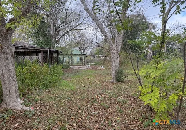 Photo 4 of Sale Pending at 215 Price St, Yoakum, TX 77995 | MLS# 600418 | Listing updated on 2026-07-29