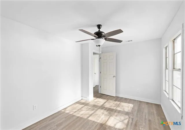Photo 3 of Single family home for sale at 104 E Whitney St, Hamilton, TX 76531 | MLS# 600584 | Listing updated on 2026-10-01