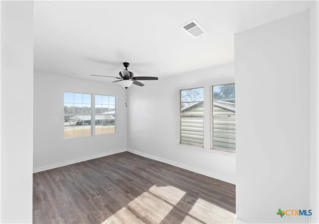 Photo 3 of Single family home for sale at 104 E Whitney St, Hamilton, TX 76531 | MLS# 600584 | Listing updated on 2026-10-01