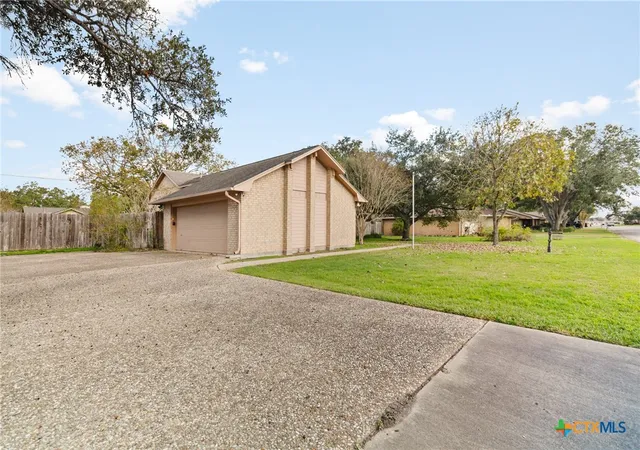 3rd image of 603 Suzanne St, Edna, TX 77957 | MLS# 600652
