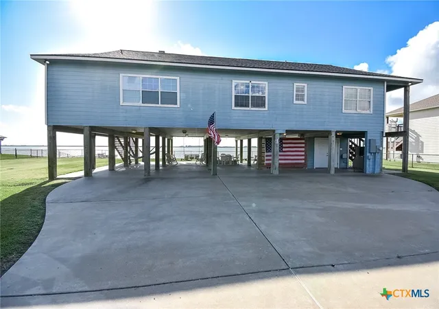 3rd image of 1504 W Bayshore Dr, Palacios, TX 77465 | MLS# 600936