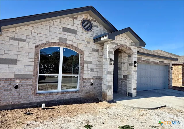 Photo 2 of Single family home for sale at 2550 Settlers Oak Dr, Belton, TX 76513 | MLS# 597639 | Listing updated on 2026-10-06