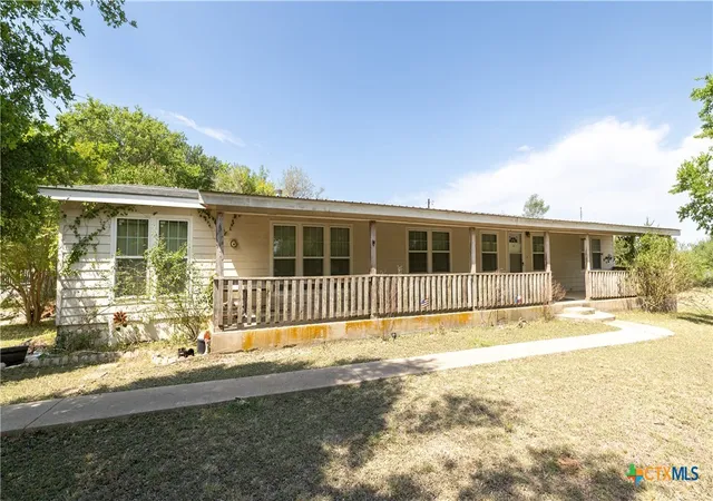 Photo 4 of House for sale at 1400 Seminole Trl, Dale, TX 78616 | MLS# 601218 | Listing updated on 2026-06-22