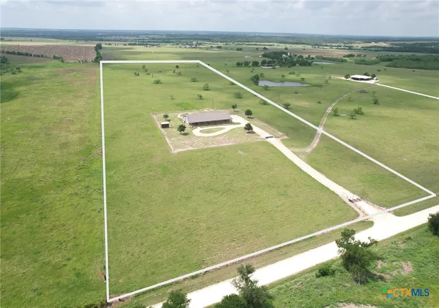 Photo 3 of House for sale at 1747 Cr 139 Loop, Cameron, TX 76520 | MLS# 601151 | Listing updated on 2026-07-01
