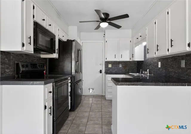 Photo 2 of Single family home for sale at 220 W Mockingbird Ln, Harker Heights, TX 76548 | MLS# 601364 | Listing updated on 2026-07-03