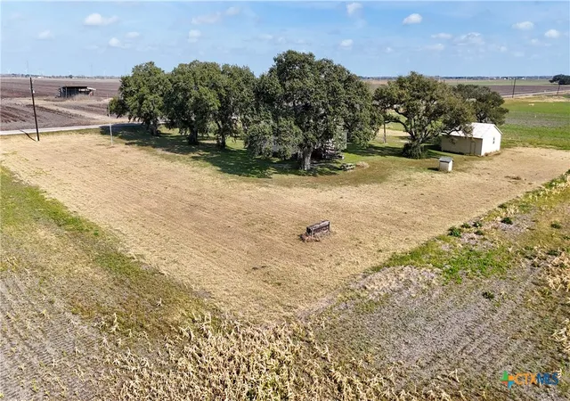 4th image of 676 County Road 426, El Campo, TX 77437 | MLS# 601492