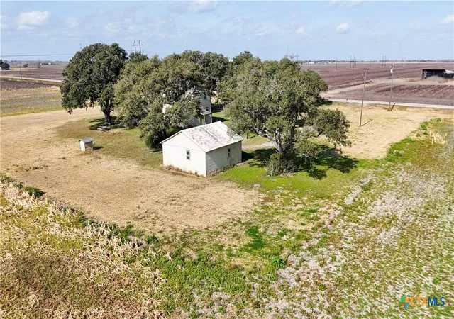 5th image of 676 County Road 426, El Campo, TX 77437 | MLS# 601492