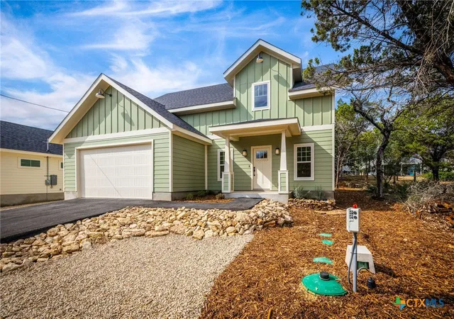 3rd image of 1672 Hillcrest Frst, Canyon Lake, TX 78133 | MLS# 601805