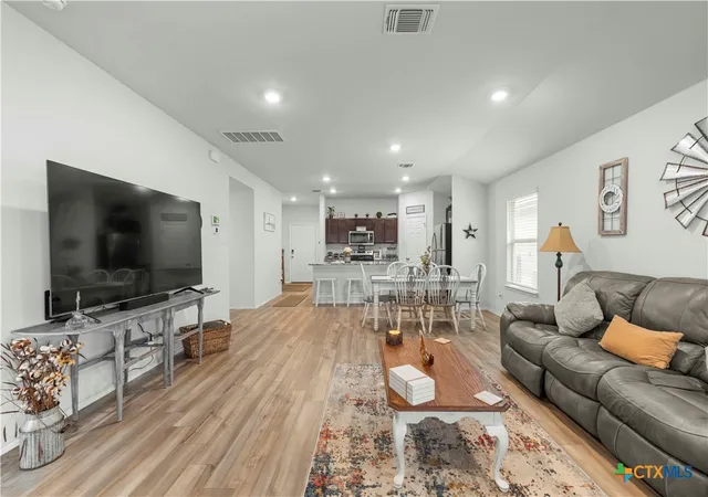 2nd image of 336 Jacquard Ct, Troy, TX 76579 | MLS# 601979