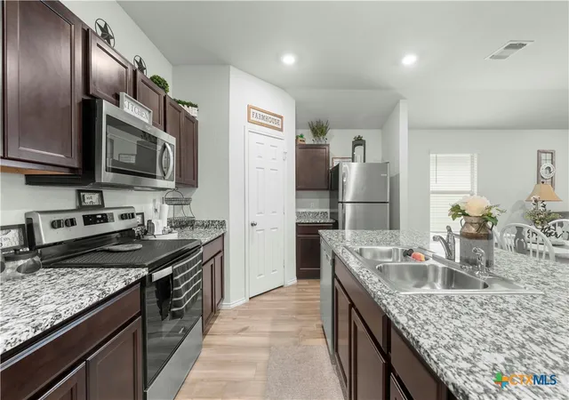 4th image of 336 Jacquard Ct, Troy, TX 76579 | MLS# 601979