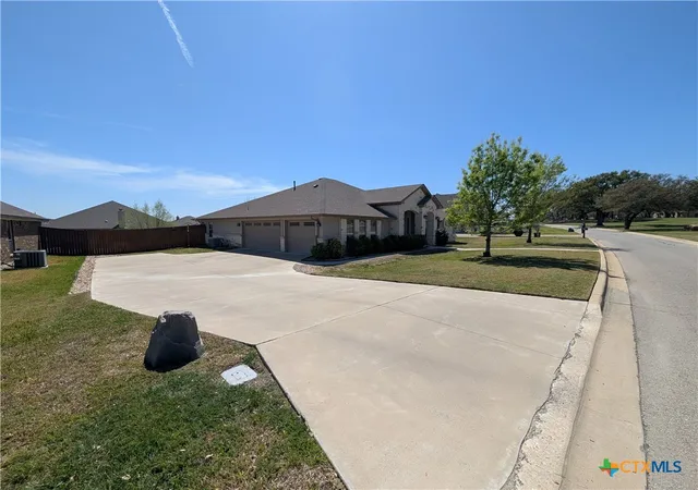 Photo 2 of Single family home for sale at 6016 Bella Charca Pkwy, Nolanville, TX 76559 | MLS# 602020 | Listing updated on 2026-07-18